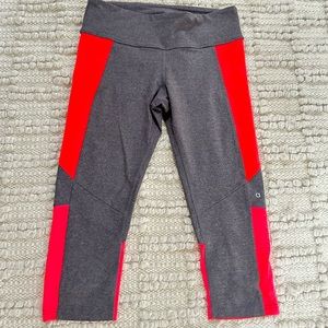ALO Cropped Gray and pink Leggings Size Médium
